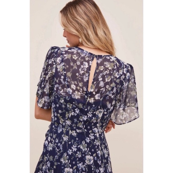 Astr | Dresses | Nwot Astr The Label Flutter Sleeve Floral Maxi M ...